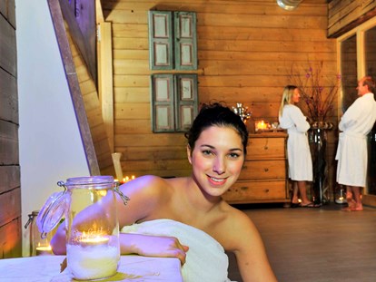 Luxuscamping - Terrasse - Österreich - Wellness & Sauna im Preis inkludiert - Grubhof Almhütte Almberg Alm im Almdorf Grubhof