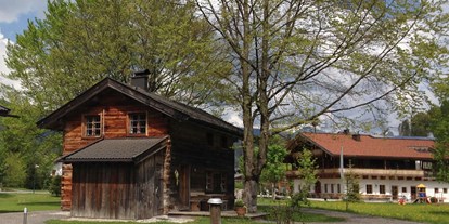 Luxuscamping - WC - Tiroler Unterland - Steinbach Stube für 4-8 Personen - Grubhof Almhütte Steinbach Stube im Almdorf Grubhof