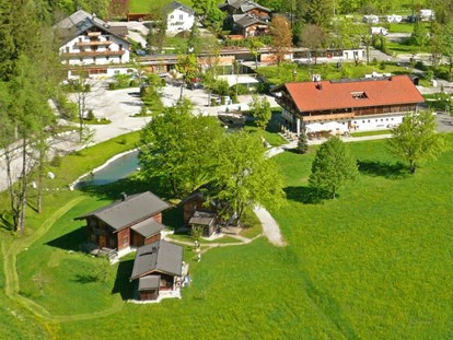 Luxury camping - Preisniveau: gehoben - Salzburg - Frühling im Almdorf am Grubhof - Grubhof Almhütte Steinbach Stube im Almdorf Grubhof