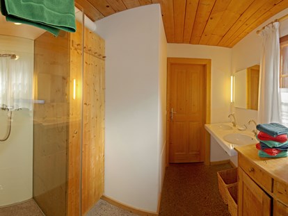 Luxury camping - Unterkunft alleinstehend - Tiroler Unterland - Badezimmer Steinbach Stube - Grubhof Almhütte Steinbach Stube im Almdorf Grubhof