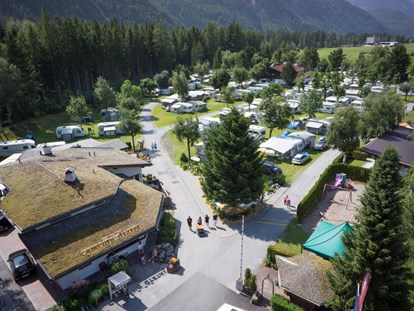 Luxuscamping - Terrasse - Österreich - Camping Ötztal Alpine Lodges auf Camping Ötztal