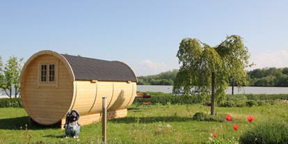 Luxuscamping - WC - Schlaf-Fass mit Donaublick - Camping Au an der Donau Schlaf-Fässer auf Camping Au an der Donau