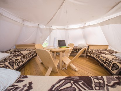 Luxuscamping - Art der Unterkunft: Tipi - Innere Tipi Zelt - Plitvice Holiday Resort Tipis auf Plitvice Holiday Resort