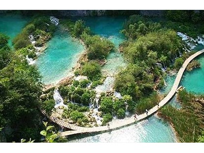 Luxury camping - Parkplatz bei Unterkunft - Kvarner - Plitvicer Seen - Plitvice Holiday Resort Tipis auf Plitvice Holiday Resort