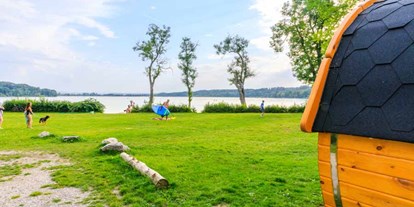 Luxuscamping - Art der Unterkunft: Schlaffass - Deutschland - Übernachten im Fass direkt am See am Campingplatz Pilsensee - Pilsensee in Bayern Schlaffass direkt am Pilsensee in Bayern