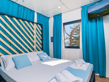 Luxury camping - Dusche - Cres - Lošinj - Schlafzimmer - Camping Slatina Freedhome Mobilheime auf Camping Slatina