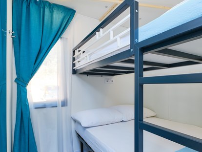 Luxuscamping - Sonnenliegen - Kvarner - Schlafzimmer - Camping Slatina Freedhome Mobilheime auf Camping Slatina