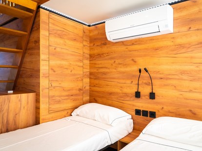 Luxury camping - TV - Italy - Glamping-Zelt Safari Loft - Grundriss Dachboden - Camping Lacona Pineta Glamping Tent Safari Loft auf Camping Lacona Pineta