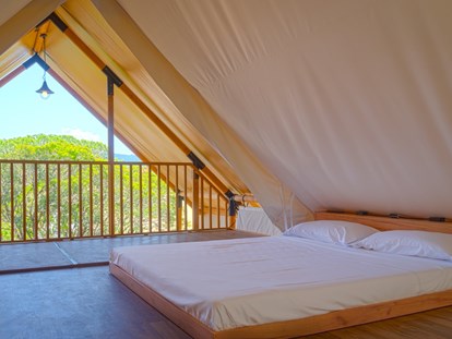 Luxury camping - Grill - Italy - Glamping-Zelt Safari Loft - Grundriss Dachboden - Camping Lacona Pineta Glamping Tent Safari Loft auf Camping Lacona Pineta