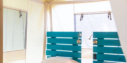 Luxuscamping - Terrasse - Toskana - Glamping Tent Country Loft auf Camping Lacona Pineta - Camping Lacona Pineta Glamping Tent Country Loft auf Camping Lacona Pineta