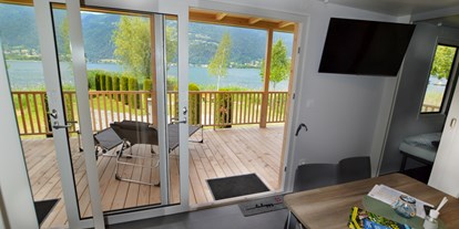 Luxuscamping - Terrasse - Kärnten - Ihr Blick zum See - Terrassen Camping Ossiacher See Premium Mobilheime mit Terrassen am Terrassen Camping Ossiacher See