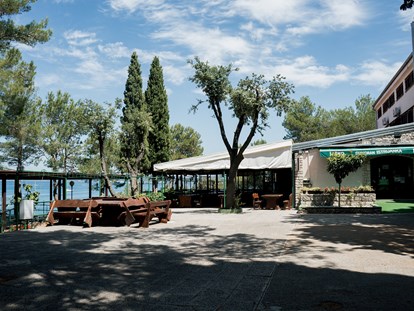 Luxury camping - Gefrierschrank - Istria - Brioni Sunny Camping - Gebetsroither Luxusmobilheim von Gebetsroither am Brioni Sunny Camping