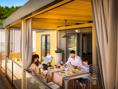 Luxuscamping - Terrasse - Zadar - Šibenik - Krk Premium Camping Resort - Valamar Krk Premium Camping Resort - Bella Vista Premium Family 