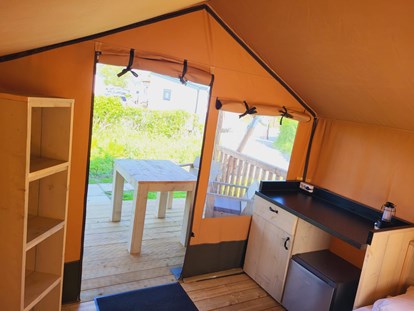 Luxuscamping - Kochmöglichkeit - Ostsee - Mobilheime direkt an der Ostsee Safarizelt
