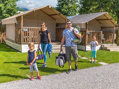 Luxuscamping - Tennis - Mini Lodge Zelte - Camping Seefeld Park Sarnen *****