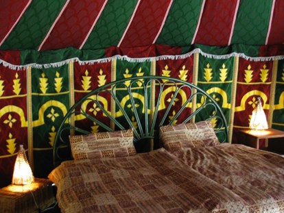 Luxuscamping - Umgebungsschwerpunkt: am Land - Italien - Schlafen unter dem Baldachin - Königszelt in Sardinien