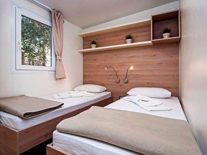 Luxuscamping - Kategorie der Anlage: 2 - Kroatien - Campingplatz Klenovica - Meinmobilheim