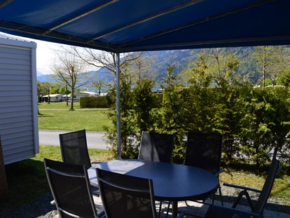 Luxuscamping - gut erreichbar mit: Motorrad - Terrassen Camping Ossiacher See