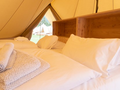 Luxuscamping - Tirol - Luxuriöse Ausstattung mit dem Komfort eines Hotelzimmers - Frühstück im Gasthaus inklusive - Camping Gerhardhof