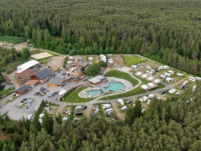 Luxury camping - Streichelzoo - Luftaufnahme des Gerhardof Areals - Camping Gerhardhof