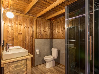 Luxuscamping - Umgebungsschwerpunkt: Berg - Safarizelte - Bad mit Dusche und WC - Campingplatz am Treidlerweg