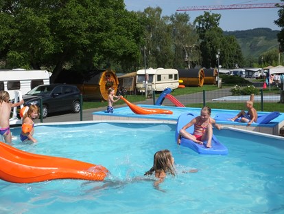 Luxuscamping - Swimmingpool - Deutschland - Beheiztes Schwimmbad - Schlaffass / Campingfass / Weinfass in Traben-Trarbach an der Mosel