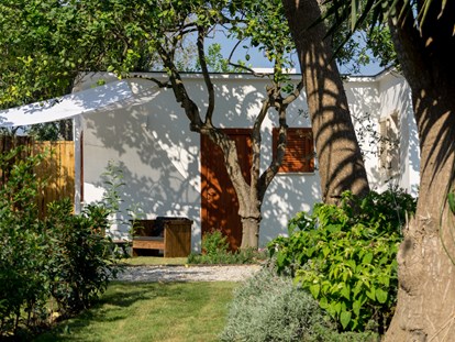 Luxuscamping - Italien - Garden Suite - Bungalow für 2 Personen - Procida Camp & Resort - GOOUTSIDE