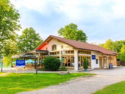 Luxury camping - Umgebungsschwerpunkt: Stadt - Restaurant am Campingplatz Pilsensee - Pilsensee in Bayern
