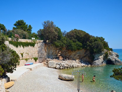 Luxuscamping - barrierefreier Zugang ins Wasser - Kroatien - Strand - Camping Baldarin