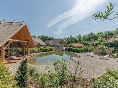 Luxury camping - barrierefreier Zugang ins Wasser - Saunagarten im Alfen Saunaland - Alfsee Ferien- und Erlebnispark