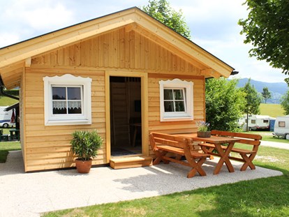 Luxury camping - Kiosk - Ferienhütte "Drachenwand": Bietet Platz für 4 Erwachsene oder eine Familie mit 3 Kinder. Größe der Ferienhütte: ca. 25 m2 - CAMP MondSeeLand