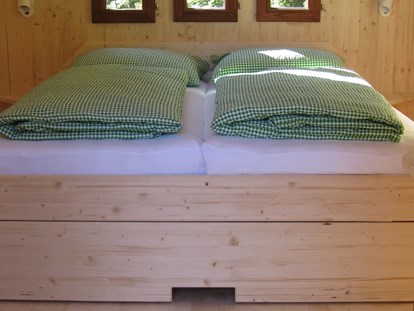 Luxury camping - Donauraum - Kuckucksnest von innen - Camping Au an der Donau Hütten auf Camping Au an der Donau