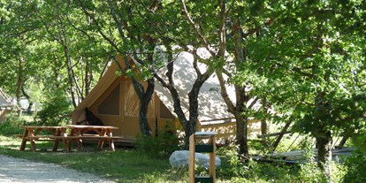 Luxuscamping - Kochmöglichkeit - Dieulefit - Zeltbungalow - Aussen   - Camping Huttopia Dieulefit Zeltbungalow Huttopia auf Camping Huttopia Dieulefit