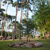 Luxuscamping: Zeltbungalow Rambouillet  - Camping Huttopia Rambouillet: Zeltbungalow Huttopia auf Camping Huttopia Rambouillet