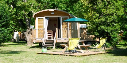 Luxuscamping - Gartenmöbel - Ile de France - Zigeunerwagen - Aussen  - Camping Indigo Paris Zigeunerwagen auf Camping Indigo Paris