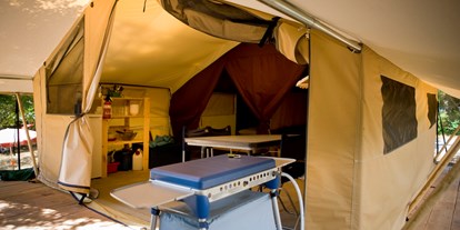 Luxuscamping - Castellane - Zelt Toile & Bois Classic IV - Innen - Camping Huttopia Gorges du Verdon Zelt Toile & Bois Classic für 4 Pers. auf Camping Huttopia Gorges du Verdon