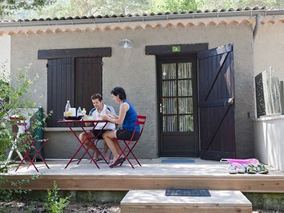 Luxuscamping - Art der Unterkunft: Bungalow - Alpes de Haute Provence - Bungalow - Camping Huttopia Gorges du Verdon Bungalow für 5 Pers. Camping Huttopia Gorges Du Verdon