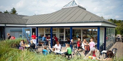 Luxuscamping - Nordjütland - Im Café gibt es gutes Essen zu vernünfigen Preisen - Skiveren Camping Hütten / Bungalows auf Skiveren Camping
