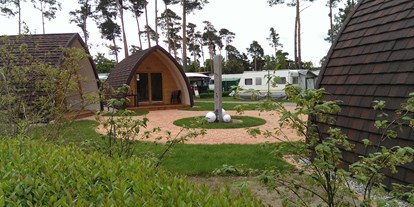 Luxuscamping - Terrasse - Brandenburg Nord - Campingpark Buntspecht Gotikdorf im Campingpark Buntspecht - Haustyp Susanne