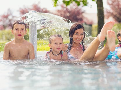 Luxuscamping - WC - Kinderbecken - Camping & Ferienpark Orsingen Mobilheime im Camping & Ferienpark Orsingen