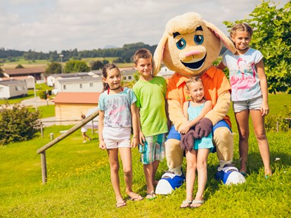 Luxuscamping - Baden-Württemberg - Kinderanimation mit unserem Maskottchen Orsi - Camping & Ferienpark Orsingen Mobilheime im Camping & Ferienpark Orsingen
