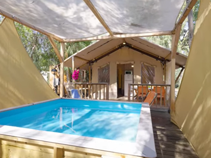 Luxuscamping - Kühlschrank - Sardinien - Wasinja Lodge - 4 Mori Family Village Wasinja Lodge