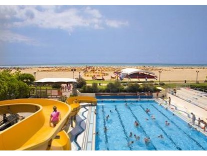 Luxuscamping - Terrasse - Venedig - Pool mit großer Wasserrutsche - Villaggio Turistico Internazionale Villa Adria auf Villaggio Turistico Internazionale