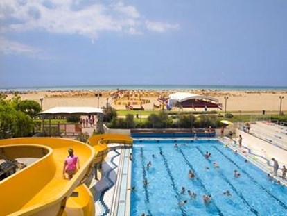 Luxuscamping - getrennte Schlafbereiche - Venetien - Pool mit Wasserrutsche - Villaggio Turistico Internazionale Maxi-Caravan am Villaggio Turistico Internazionale