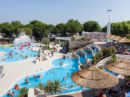 Luxuscamping - Venetien - Schwimmbad - Camping Ca' Pasquali Village Mobilheim Residence Gold auf Camping Ca' Pasquali Village