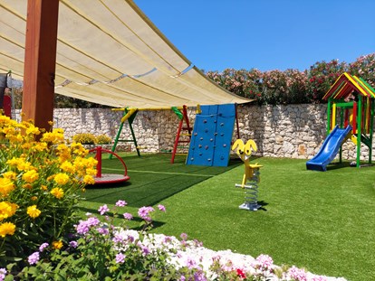 Luxuscamping - Tischtennis - Kroatien - Playground for children - Lavanda Camping****