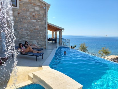 Luxury camping - Lagerfeuerplatz - Dalmatian villa with swimming pool 160m2 - Lavanda Camping****