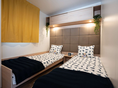 Luxuscamping - Geschirrspüler - Kroatien - bedroom for children - Lavanda Camping**** Luxury Mobile Home mit swimmingpool