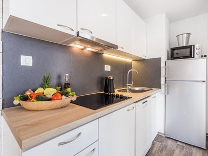 Luxuscamping - Kochmöglichkeit - Split - Dubrovnik - kitchen - Lavanda Camping**** Prestige Mobile Home mit Whirlpool