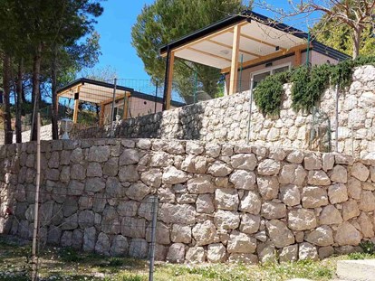 Luxuscamping - Kochmöglichkeit - Split - Dubrovnik - Outside view - Lavanda Camping**** Premium Tris Mobile Home